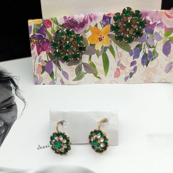 Antique Screw on Green Crystals Prong Set of Quality Made Earrings Gold Plate - Picture 1 of 13